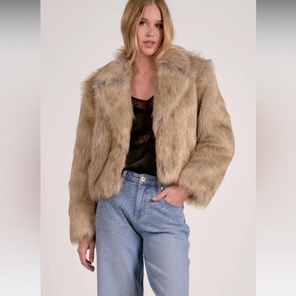 NWT! Elan Beige Cropped Fur Jacket MSRP $189 - Picture 5 of 5
